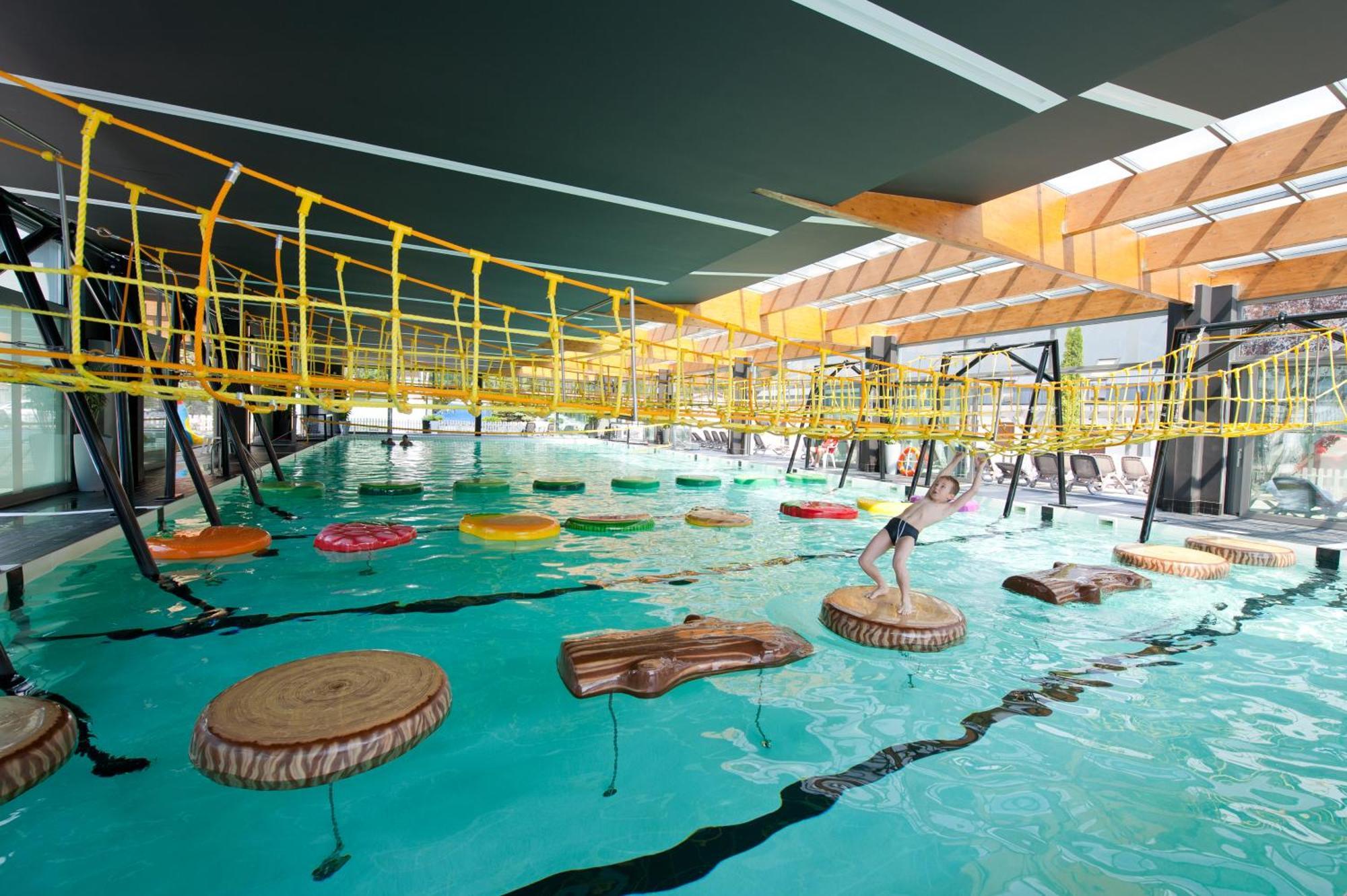 Sandra Pogorzelica & Aquapark Ferieanlegg Pogorzelica (Gmina Rewal)