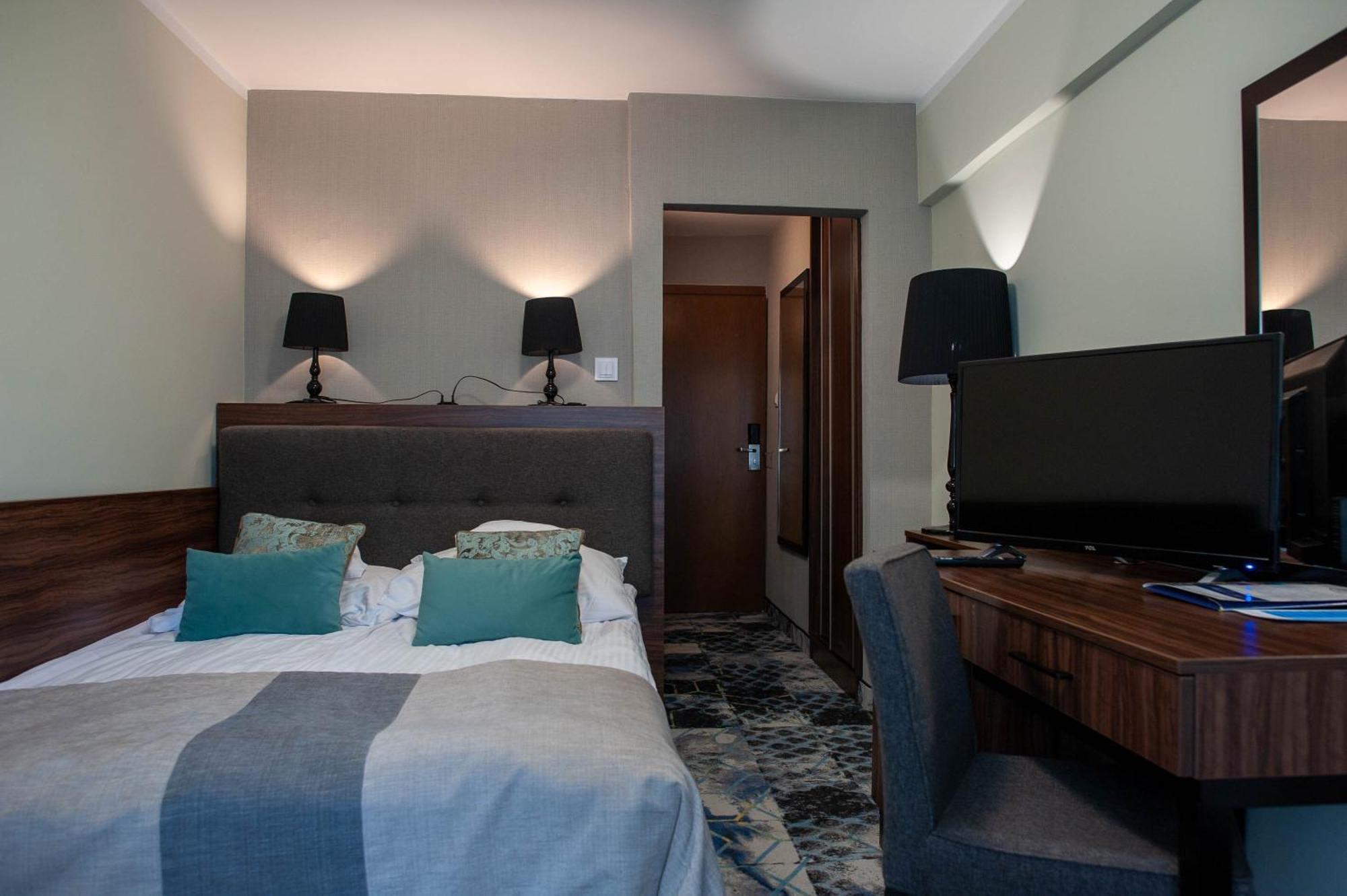 Sandra & Aquapark Resort 3*